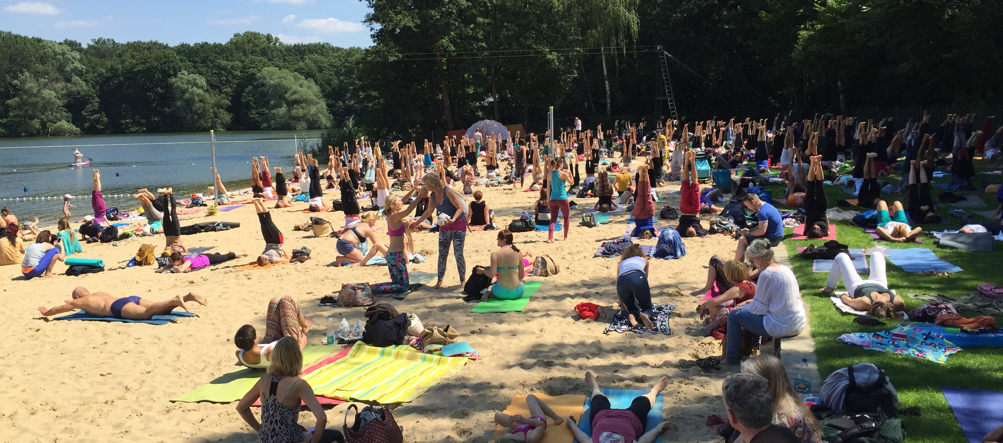 Foto vom Yoga-Tag Berlin 2016 im Strandbad Jungfernheide